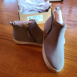 Journee Collection Frankie size 12 women's shoes